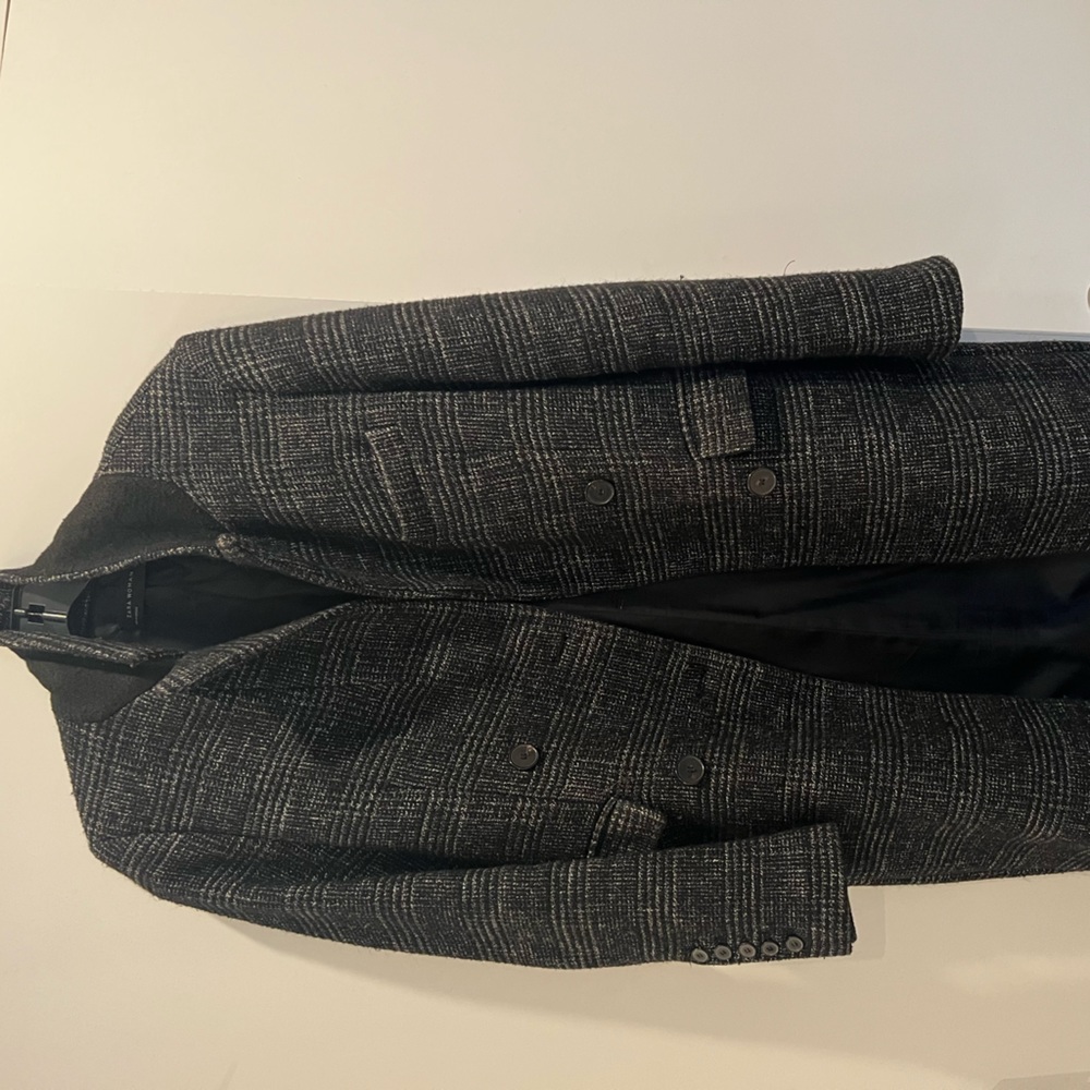 Menswear style coat.